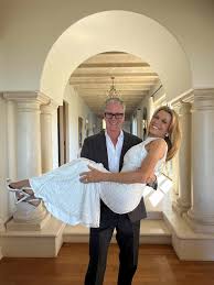 Vanna White Marries Longtime Love John Donaldson in Surprise Wedding: 'Wanted to Make It Official